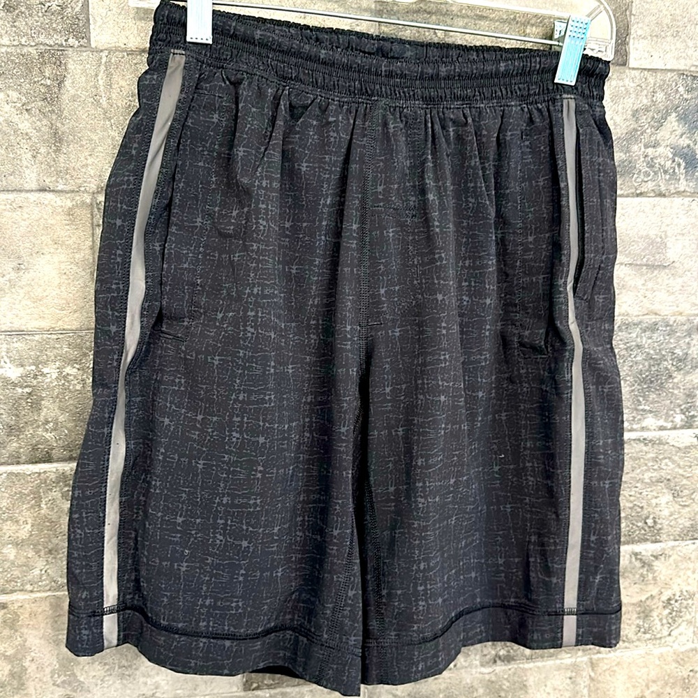 Lululemon Men’s Pacebreaker Medium 9” Lined Black Reflective Shorts